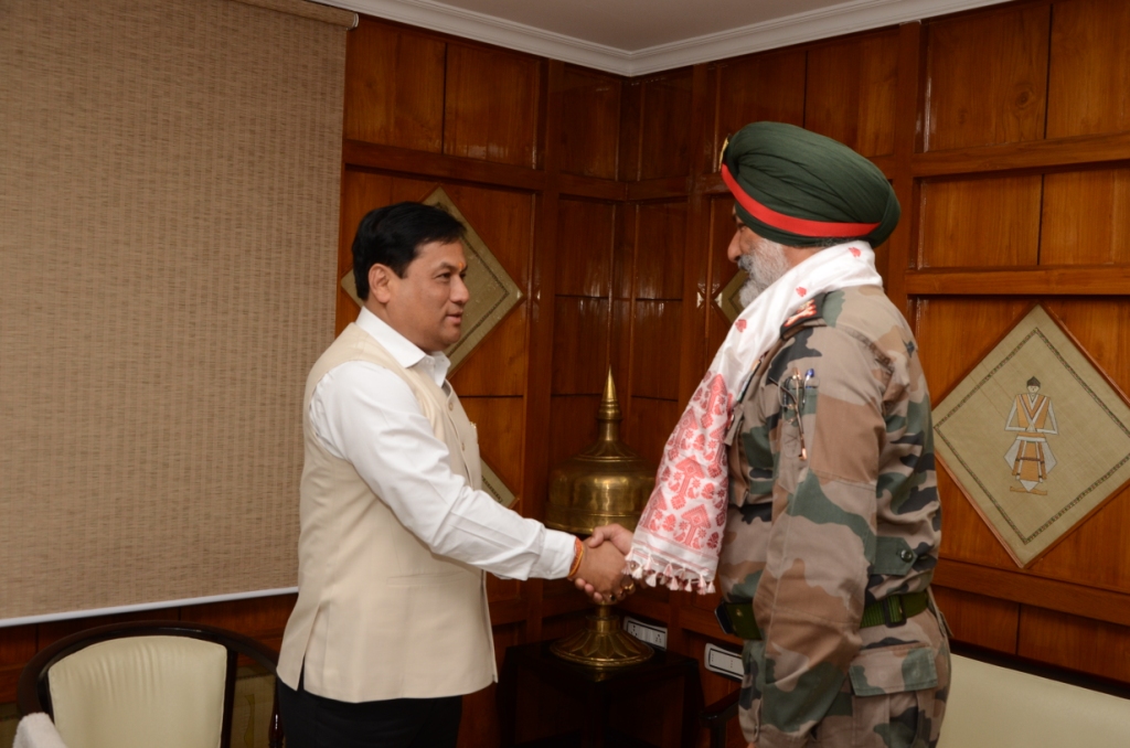 Lt Gen Gurpal Singh Sangha, new GOC of Gajraj Corps calls on Assam Chief Minister Sarbananda Sonowal at his office.