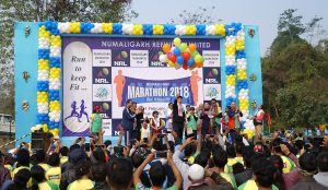 NRL MD SK Barua releasing balloons to mark Numaligarh Marathon 2018.