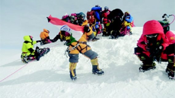Muri-Linggi-conquers-Mt-Everest Muri-Linggi-conquers-Mt-Everest