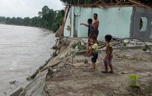 Erosion by river Siang