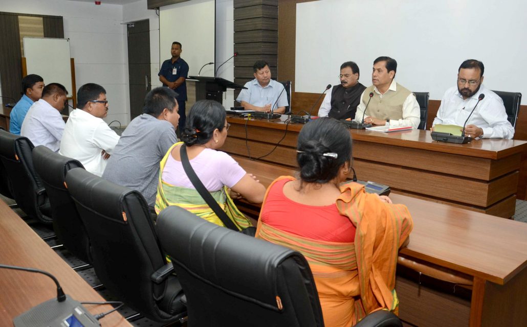 26-09-18 Guwahati-CM meeting AKRSU (2)