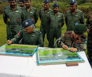 Arunachal: IAF's AN 32 lands in Vijaynagar ALG 1