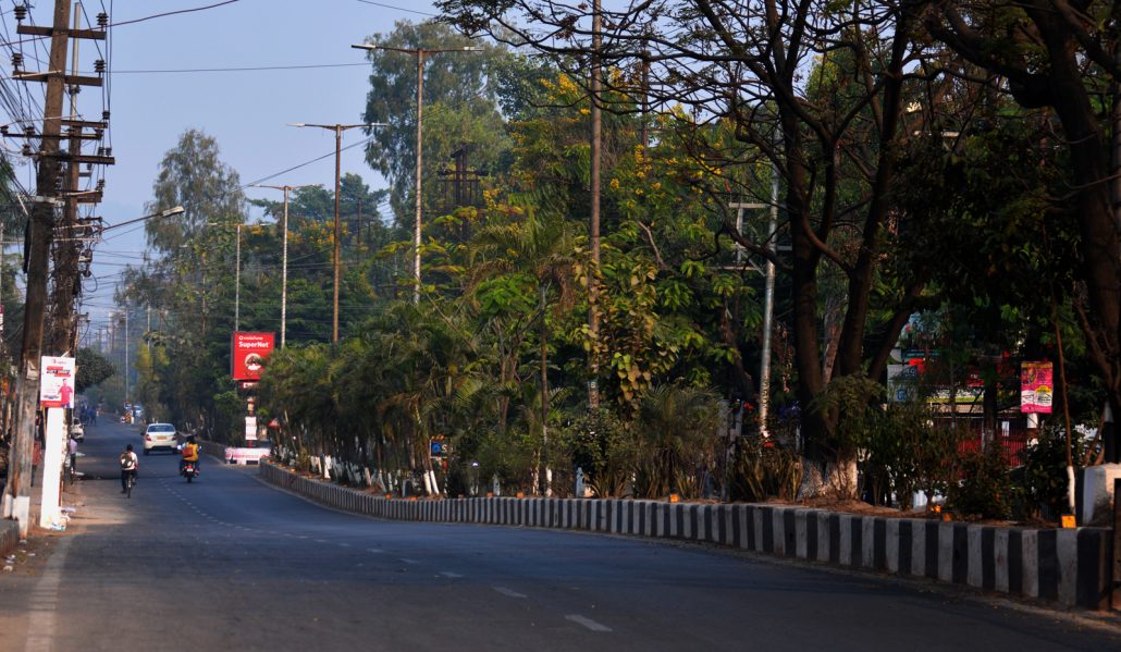 A deserted RG Baruah road in Guwahati on Thursday morning. Image: Northeast Now