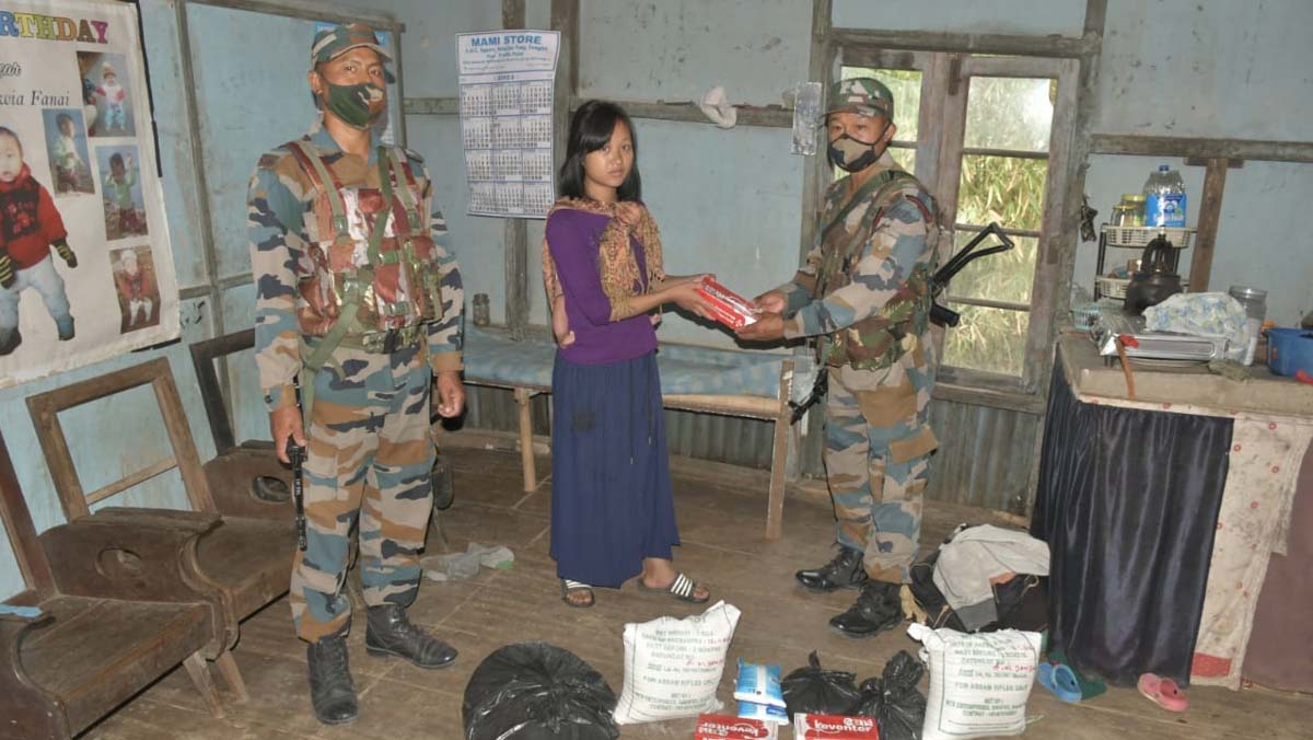 Assam Rifles extends helping hand 1