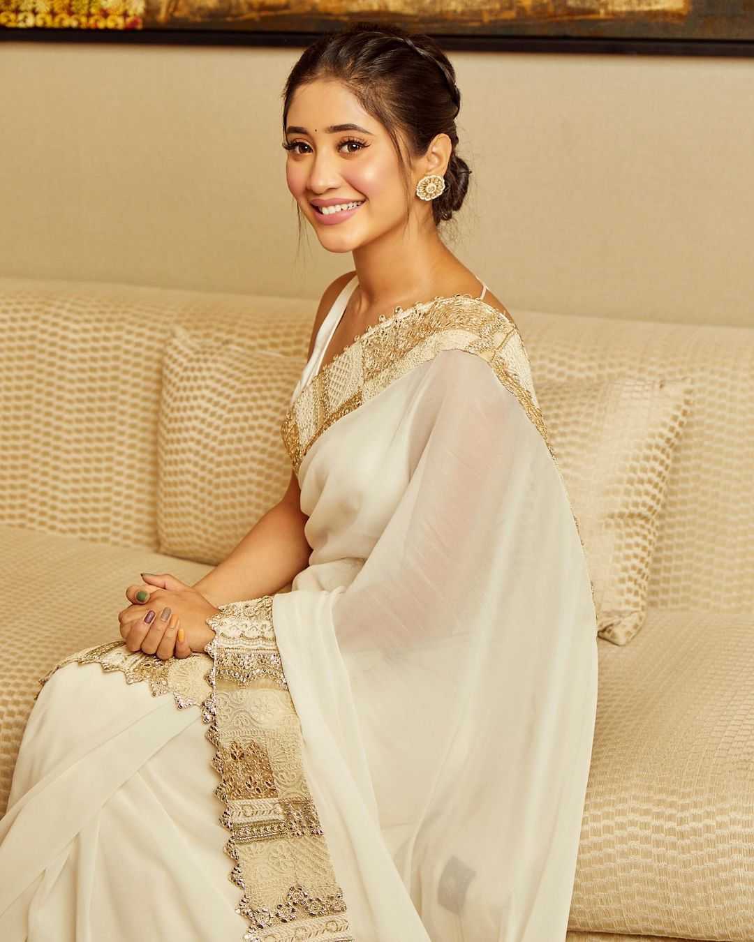 Take a look at television diva Shivangi Joshi's iconic saree