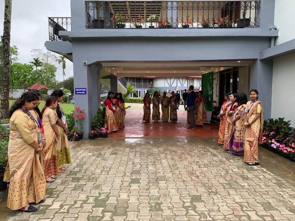 Students ready for traditional welcome at Manohari