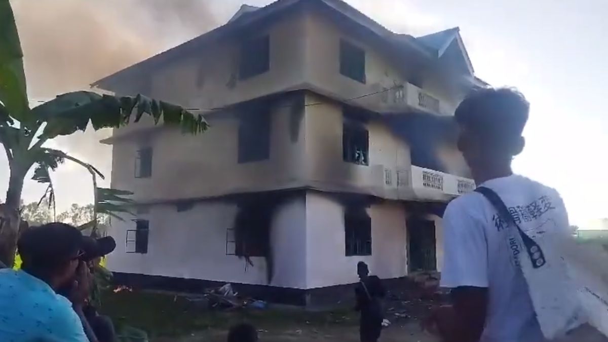 Manipur: BJP Mandal office burnt down in Thoubal by mob