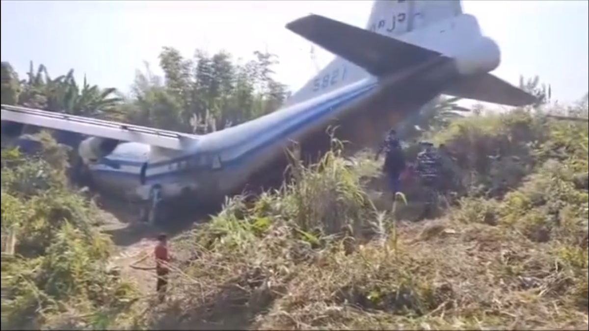 Myanmar Army plane crashes in Mizoram, eight injured