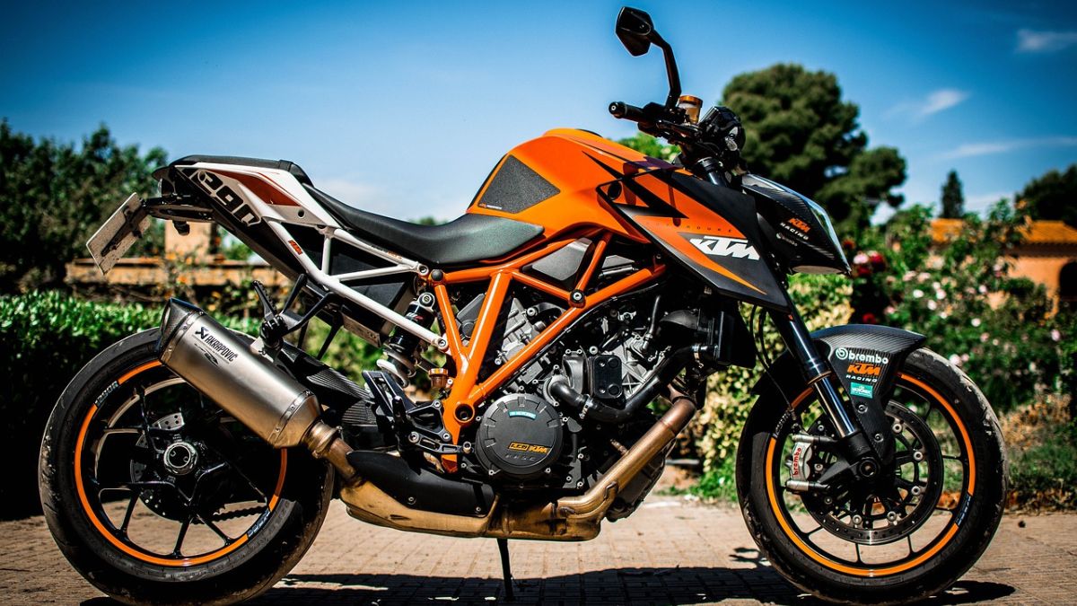 KTM revs up for big bike comeback in India with exclusive showrooms