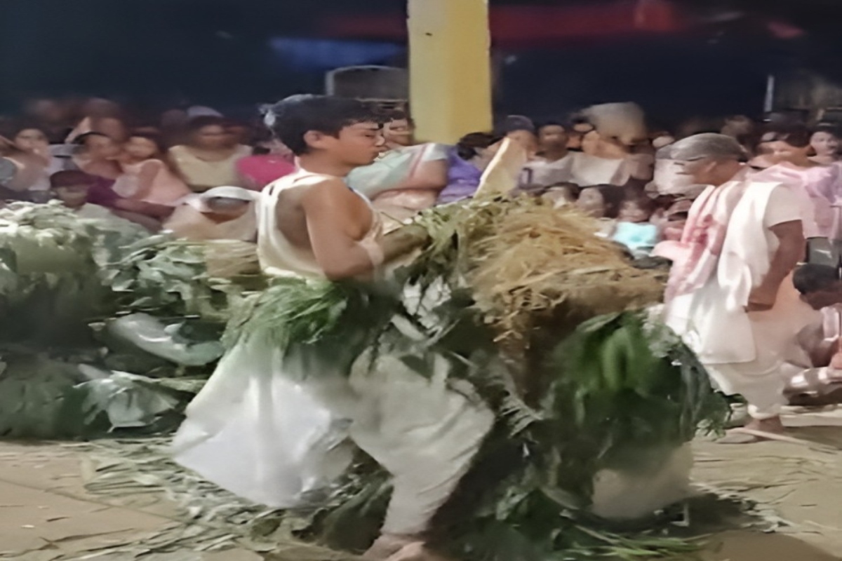 Assam: 200-year-old Khora Baruah Bhaona staged in Dhakuakhana on Janmashtami night